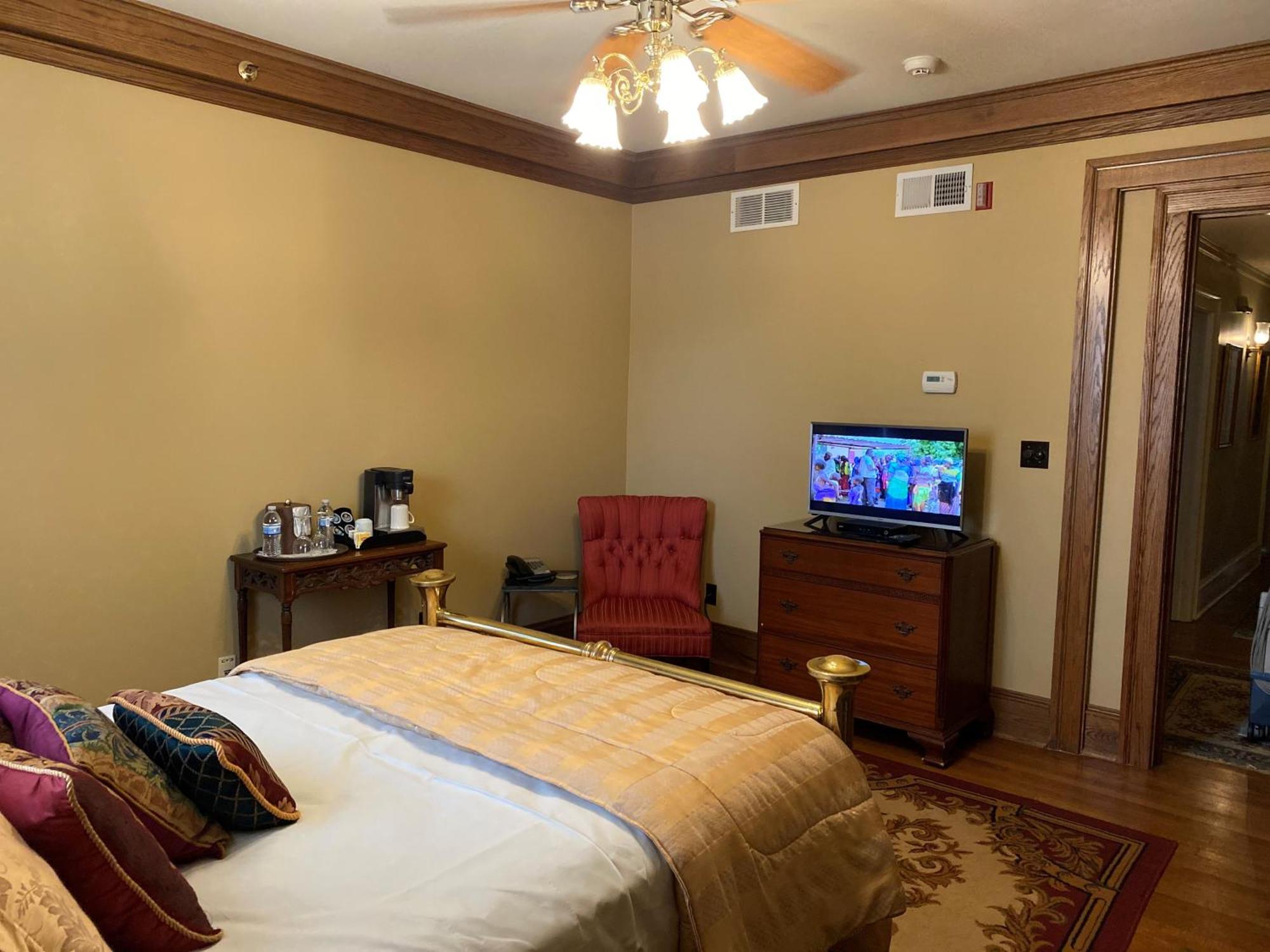 Inn At 835 Boutique Hotel Спрингфилд Номер фото